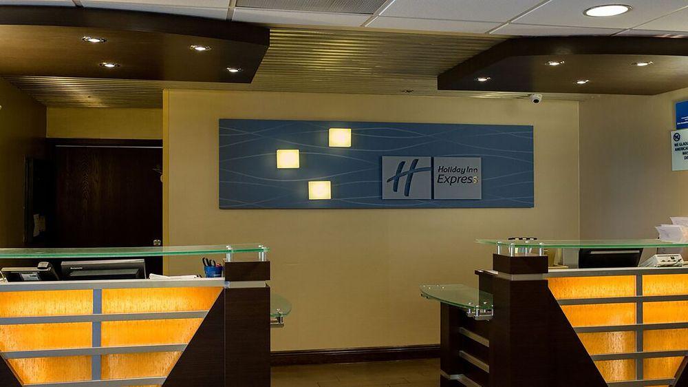 Holiday Inn Express & Suites - Oxford By Ihg Exterior photo