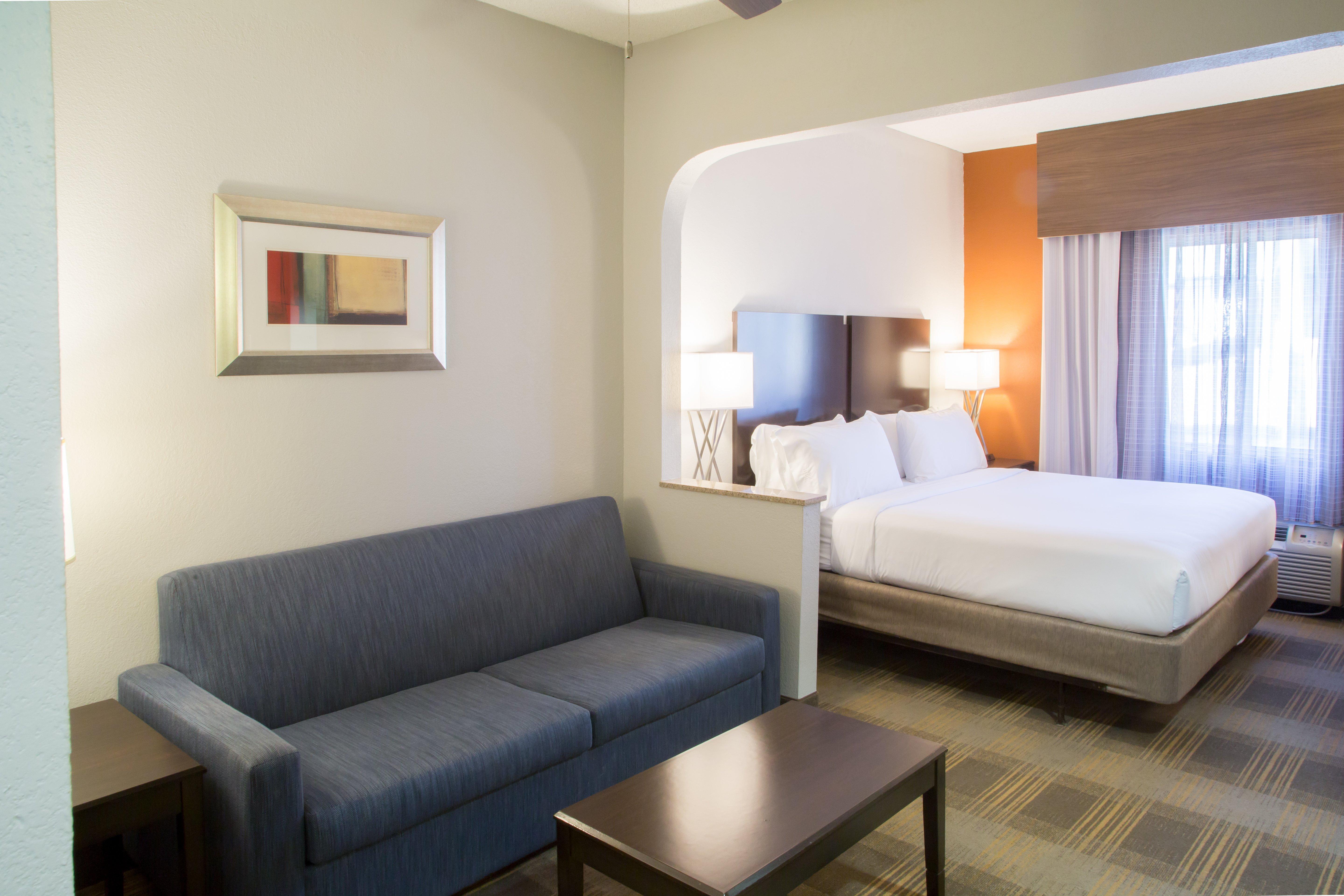 Holiday Inn Express & Suites - Oxford By Ihg Exterior photo