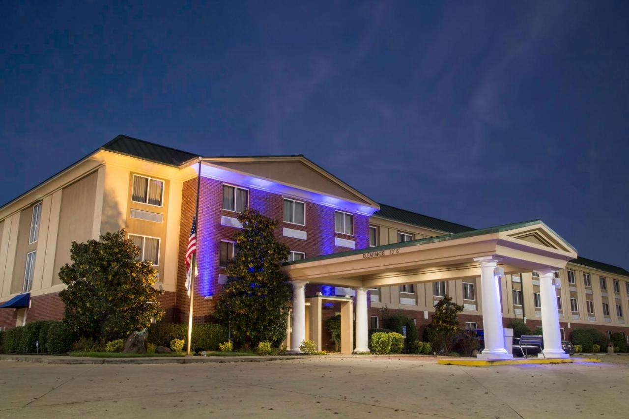 Holiday Inn Express & Suites - Oxford By Ihg Exterior photo